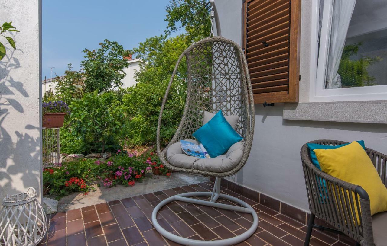 Apartment New!!! New Riva Luxury One - With Sunny Terrace & Big Garden *