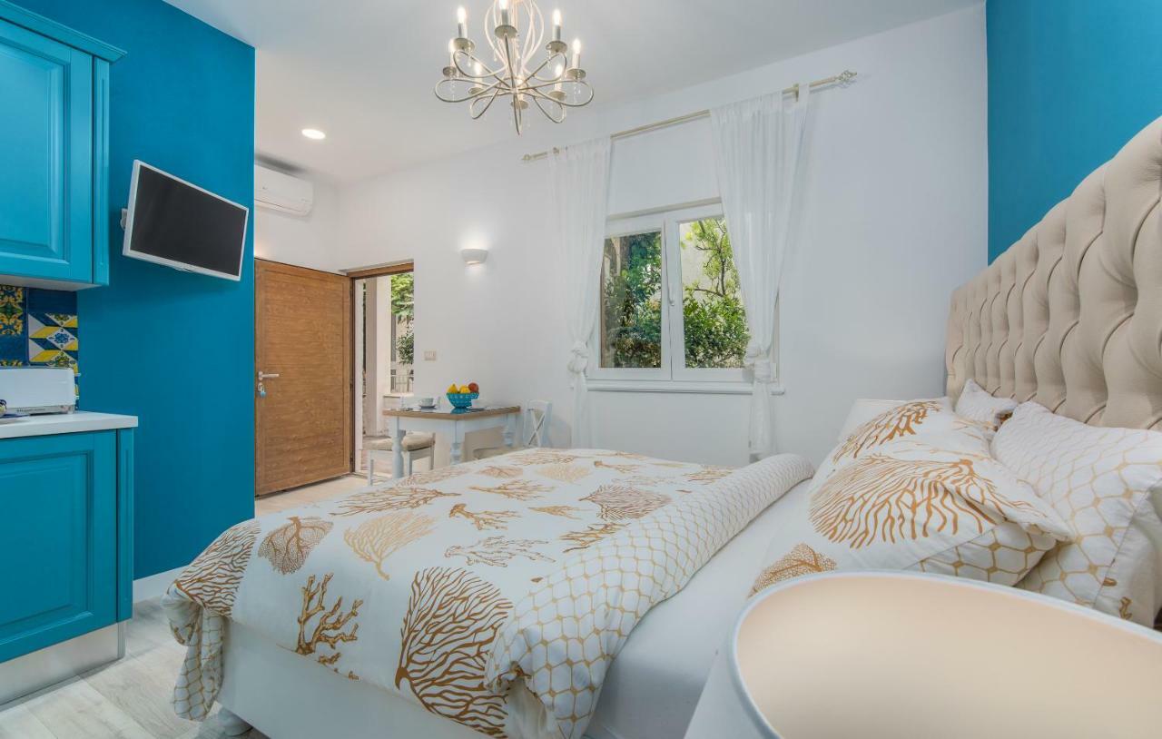 New!!! New Riva Luxury One - With Sunny Terrace & Big Garden Apartmán